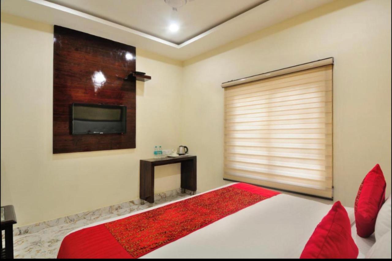 Oak Plaza New Delhi- Homely Atmosphere Exteriör bild